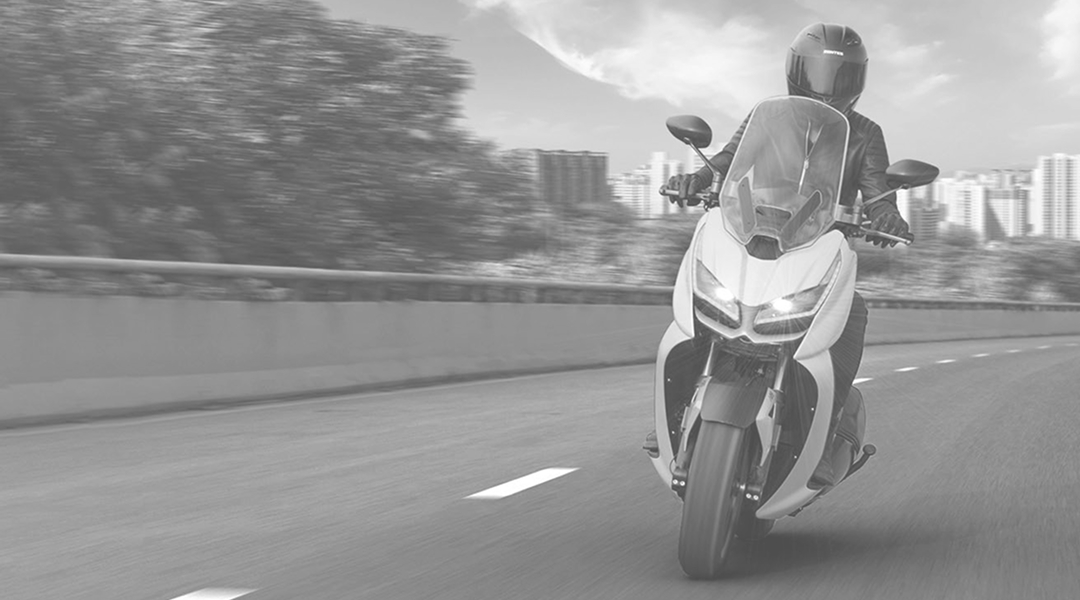 Zontes Moto Tigre Argentina - Scooter D350 recorriendo la ciudad con estilo y comodidad