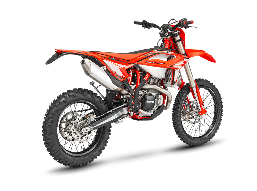 Beta Moto Tigre Argentina RR 4T 350 – Vista tres cuartos trasera
