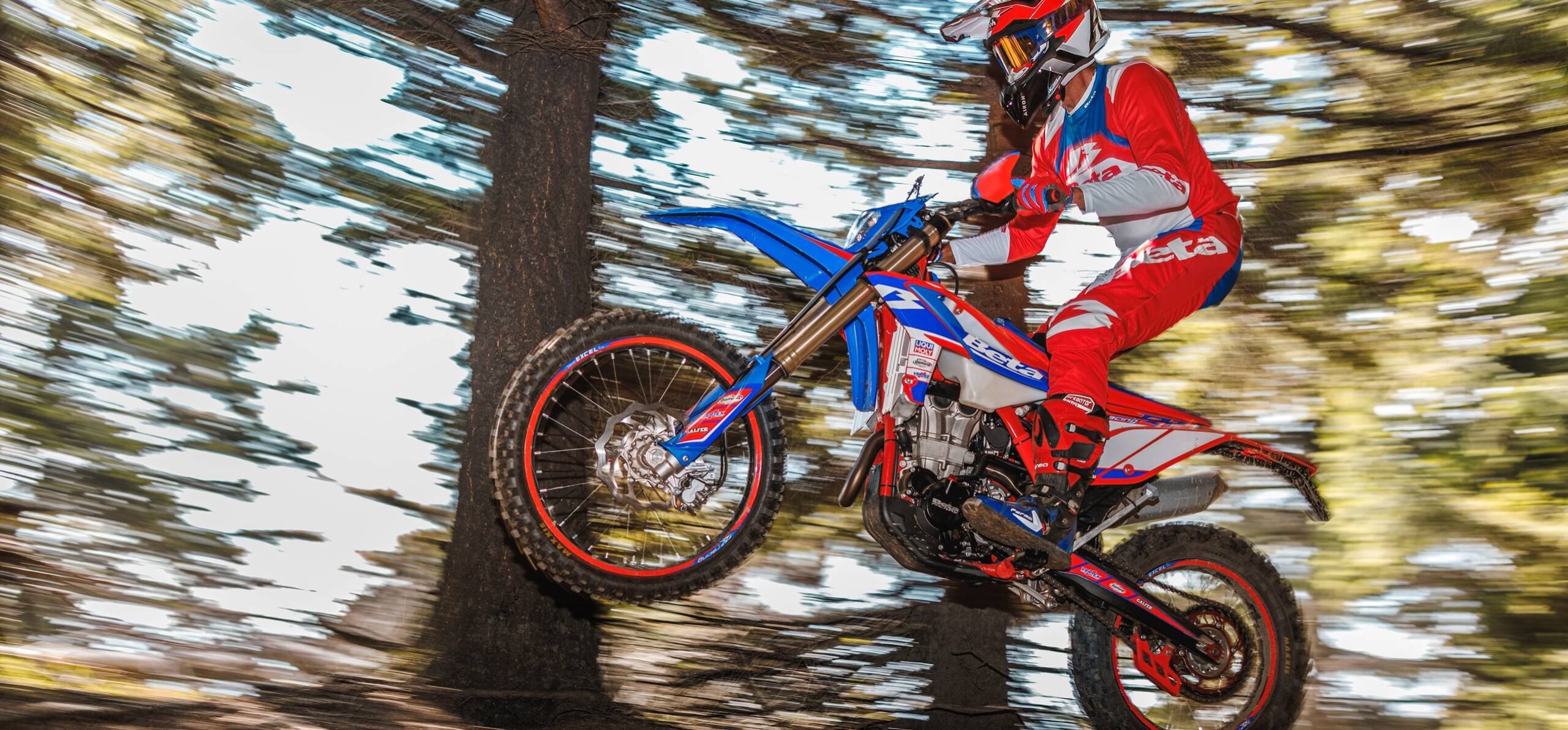 Beta Moto Tigre Argentina RR 4T 350 Racing – Salto en terreno off-road