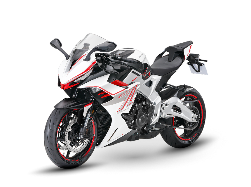 Zontes Moto Tigre Argentina - 703RR diseño deportivo. Zontes Moto Tigre Argentina - Moto 703RR vista tres cuartos izquierda mostrando detalles de carenado.